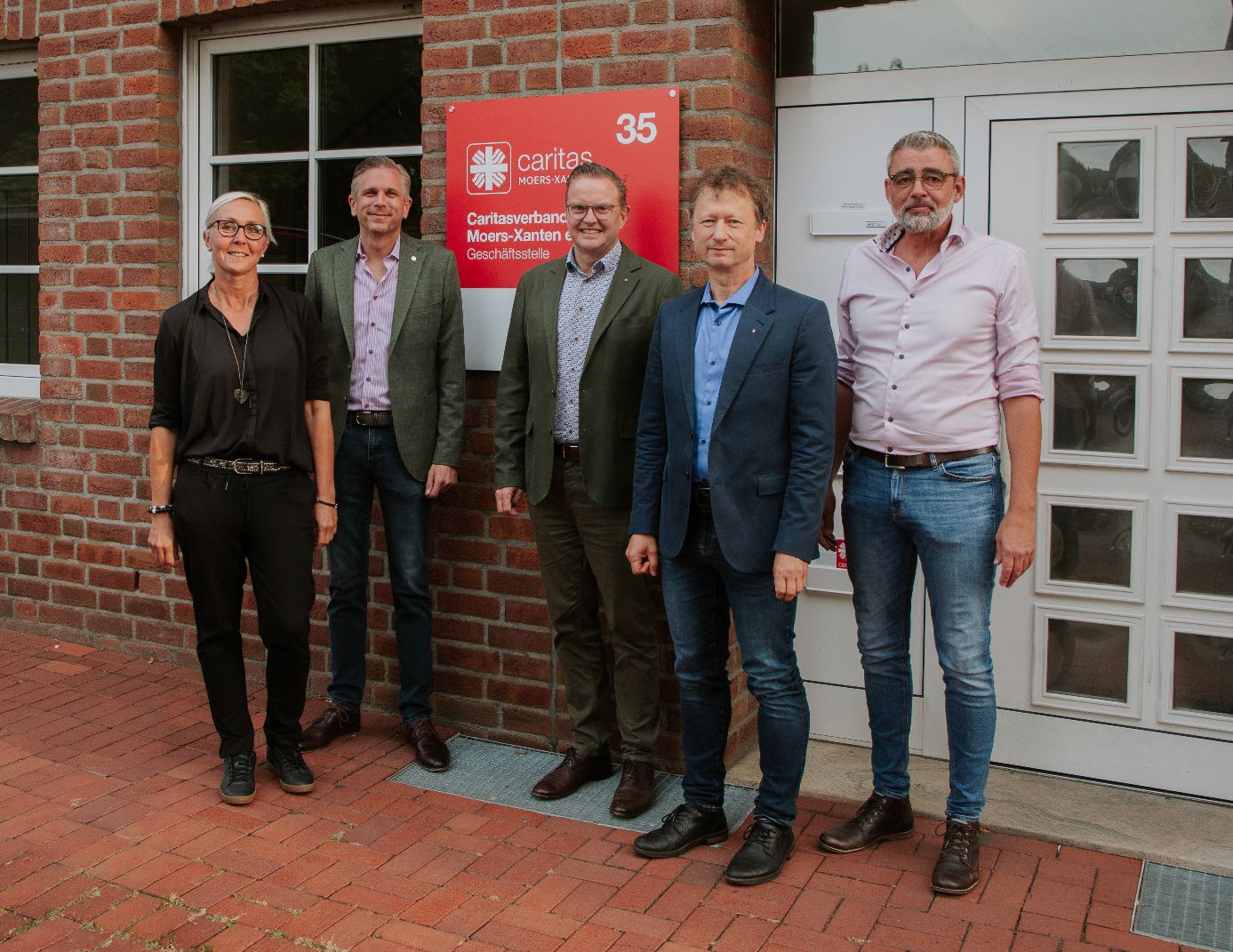 von links: Jenny Thate, Sascha van Beek, Marc Inderfurth, Damian Pawolka, Klaus Roosen
�Caritas Moers-Xanten